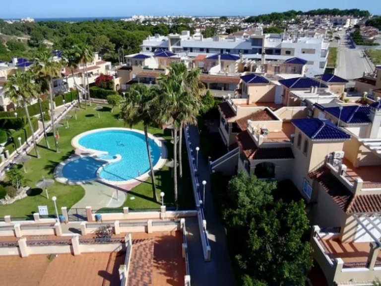 Town House for Sale in Costa Blanca Mil Palmeras, Alicante 1