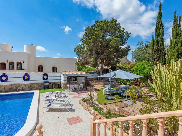 Villa for Sale in Inland Pinar De Campoverde, Alicante 48