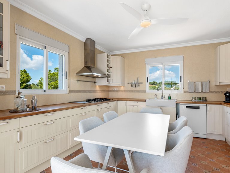 Villa for Sale in Inland Pinar De Campoverde, Alicante 6