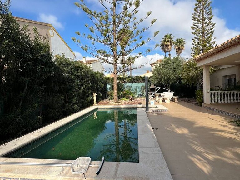 Villa for Sale in Costa Blanca Playa Flamenca, Alicante 3