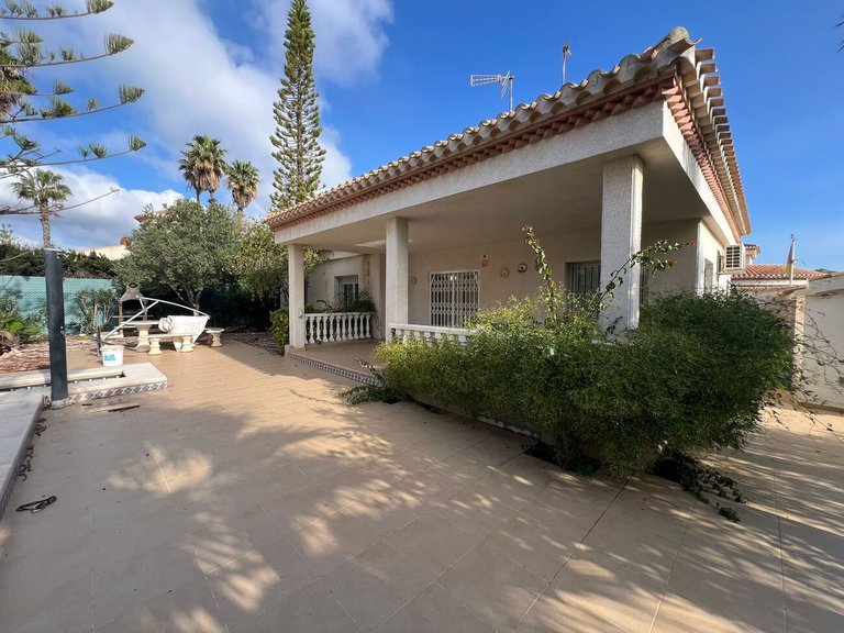 Villa for Sale in Costa Blanca Playa Flamenca, Alicante 1
