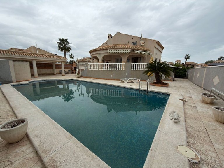 Villa for Sale in Costa Blanca Playa Flamenca, Alicante 1