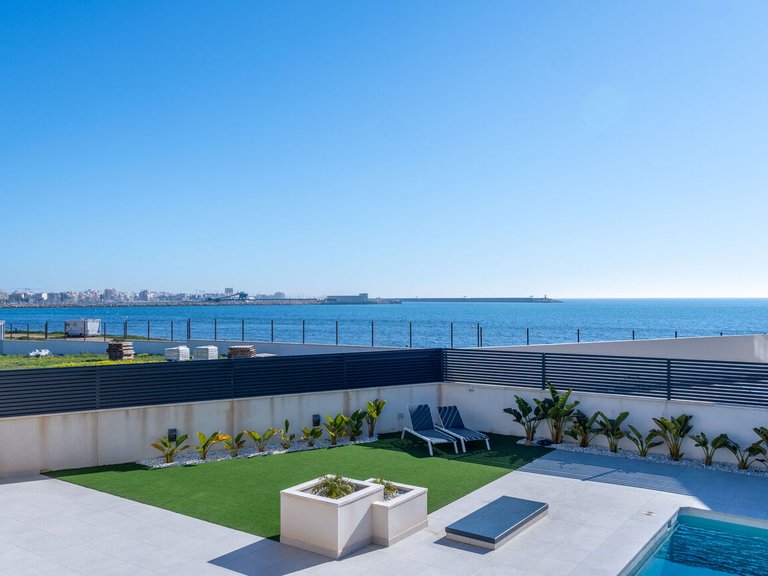 Villa for Sale in Costa Blanca Torrevieja, Alicante 2