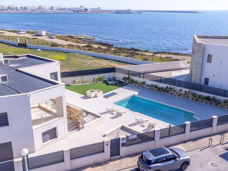 Villa for Sale in Costa Blanca Torrevieja, Alicante 3