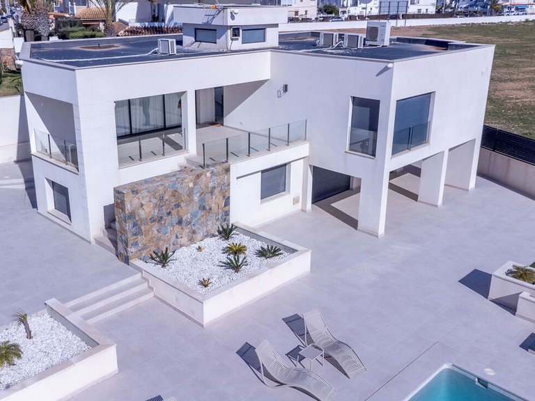 Villa for Sale in Costa Blanca Torrevieja, Alicante 4