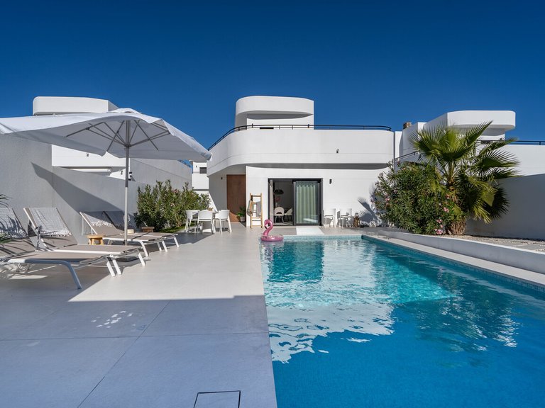 Villa for Sale in Rojales - La Marquesa Golf, Alicante 1