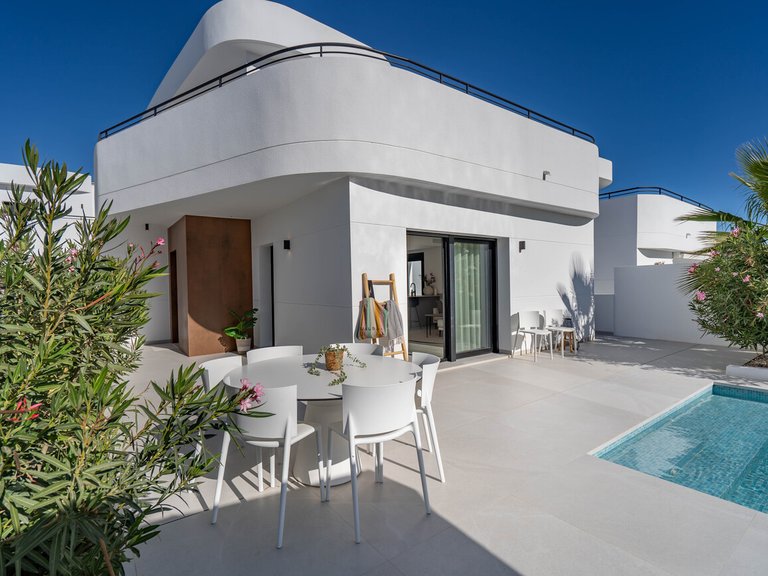 Villa for Sale in Rojales - La Marquesa Golf, Alicante 2