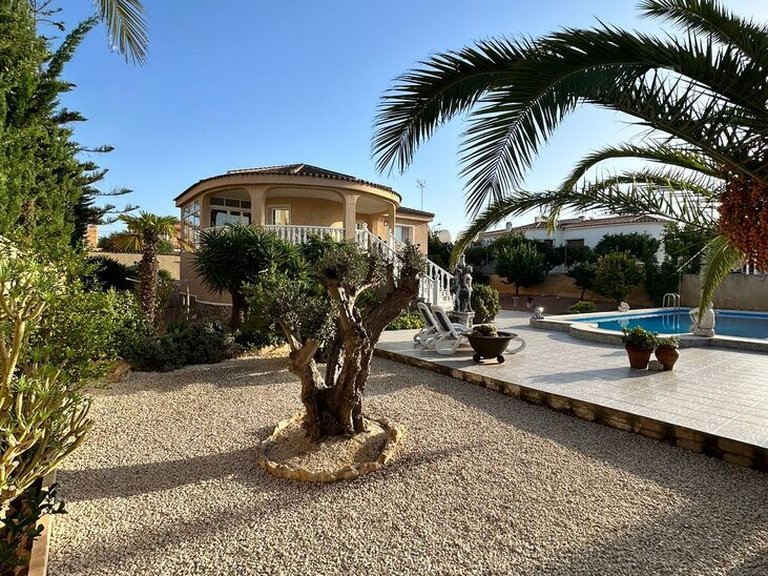 Villa for Sale in Costa Blanca Torrevieja, Alicante 2