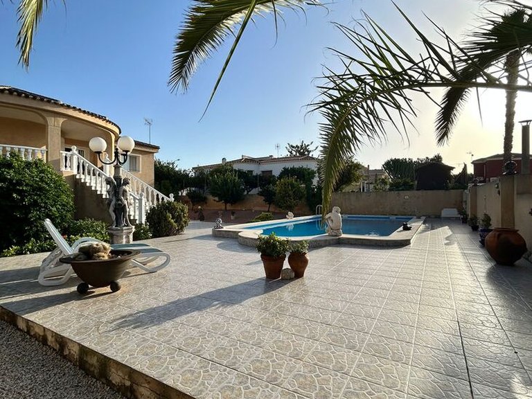 Villa for Sale in Costa Blanca Torrevieja, Alicante 3