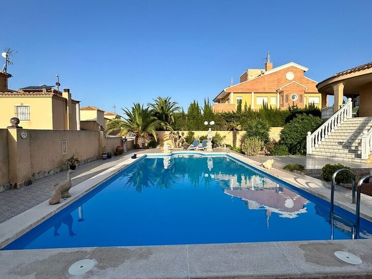 Villa for Sale in Costa Blanca Torrevieja, Alicante 26