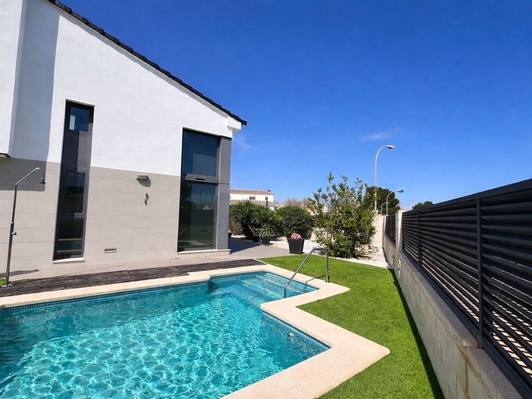 Villa for Sale in Costa Calida Santiago De La Ribera, Murcia 1