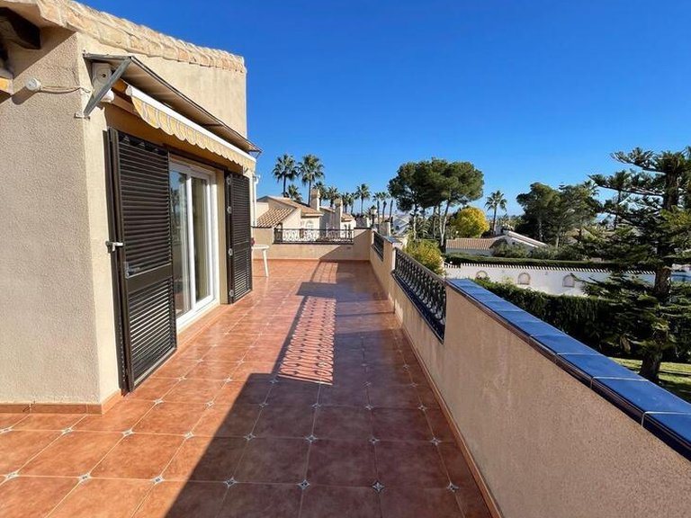 Villa for Sale in Costa Blanca Villamartin, Alicante 12