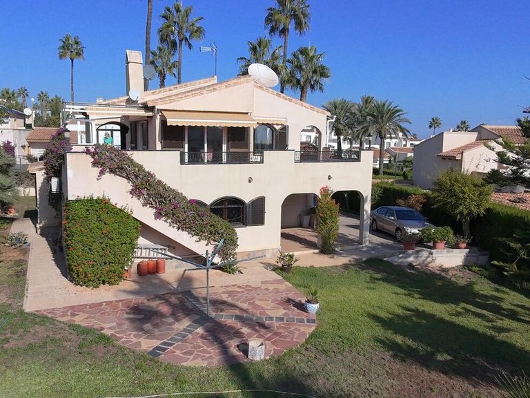 Villa for Sale in Costa Blanca Villamartin, Alicante 2