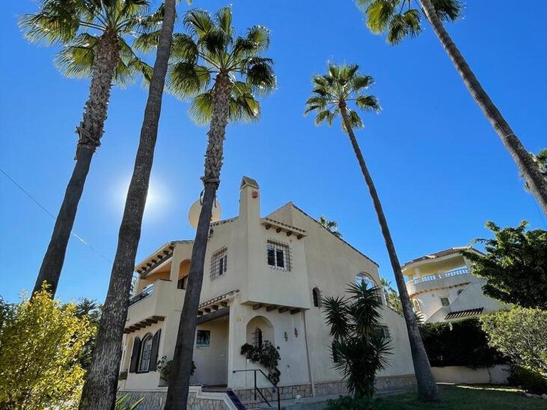 Villa for Sale in Costa Blanca Villamartin, Alicante 32