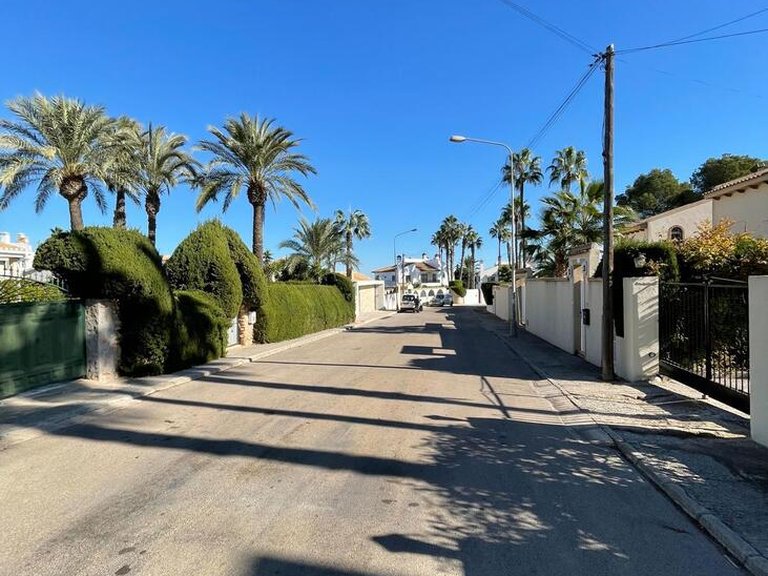 Villa for Sale in Costa Blanca Villamartin, Alicante 36