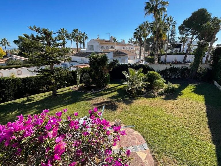 Villa for Sale in Costa Blanca Villamartin, Alicante 6