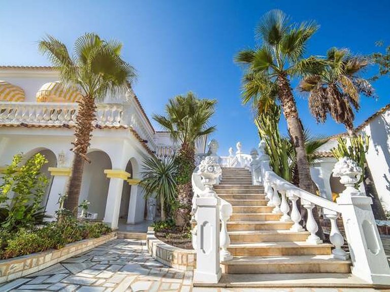 Villa for Sale in Inland Orxeta, Alicante 1