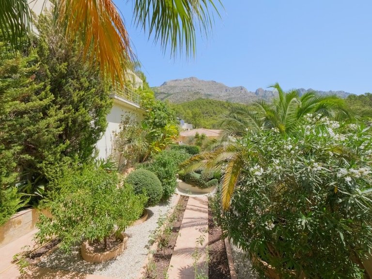 Villa for Sale in Inland Callosa D'en Sarria, Alicante 26