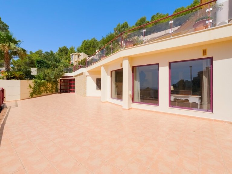 Villa for Sale in Inland Callosa D'en Sarria, Alicante 6