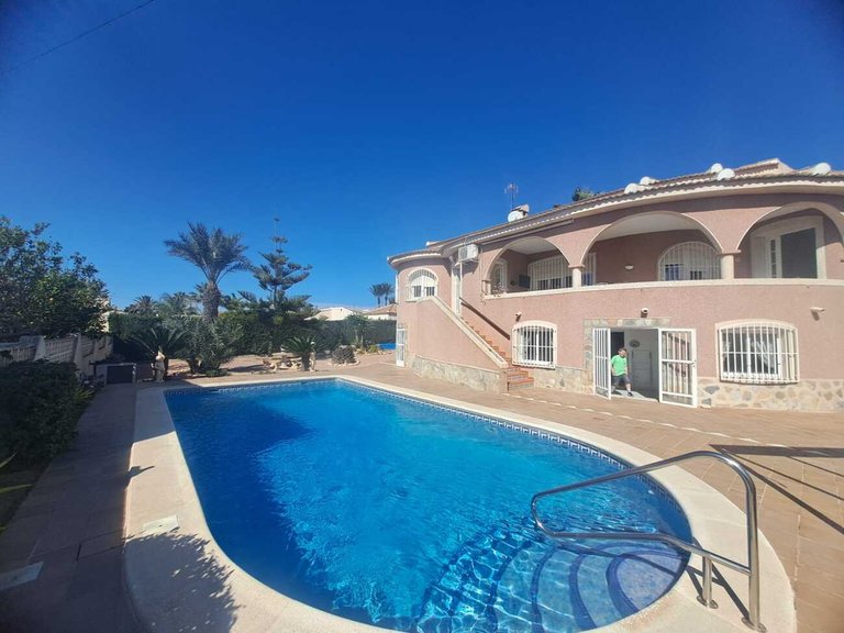 Villa for Sale in Costa Blanca Ciudad Quesada, Alicante 1
