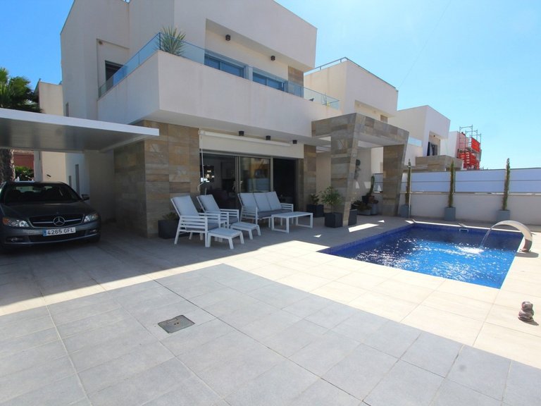 Villa for Sale in Costa Blanca Villamartin, Alicante 2