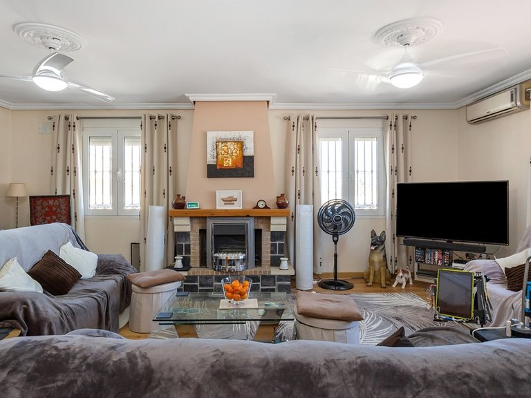 Villa for Sale in Costa Blanca Torrevieja, Alicante 18