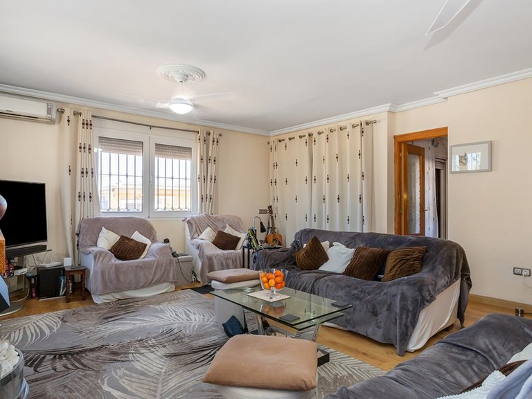 Villa for Sale in Costa Blanca Torrevieja, Alicante 19