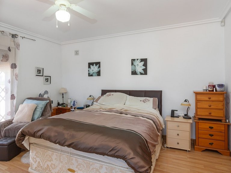 Villa for Sale in Costa Blanca Torrevieja, Alicante 40