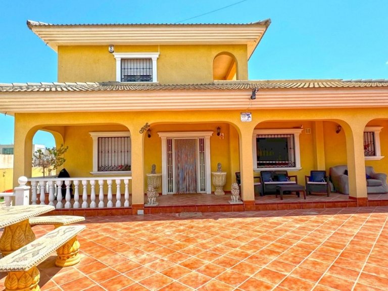 Villa for Sale in Costa Blanca Torrevieja, Alicante 6
