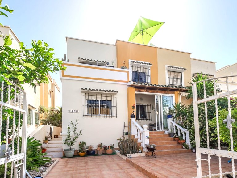 Town House for Sale in Los Altos, Alicante 1