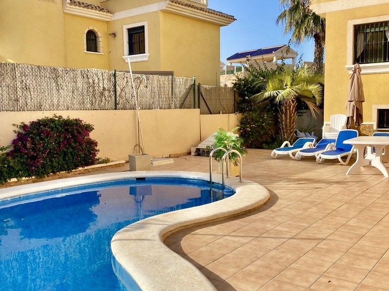 Town House for Sale in Costa Blanca Villamartin, Alicante 1