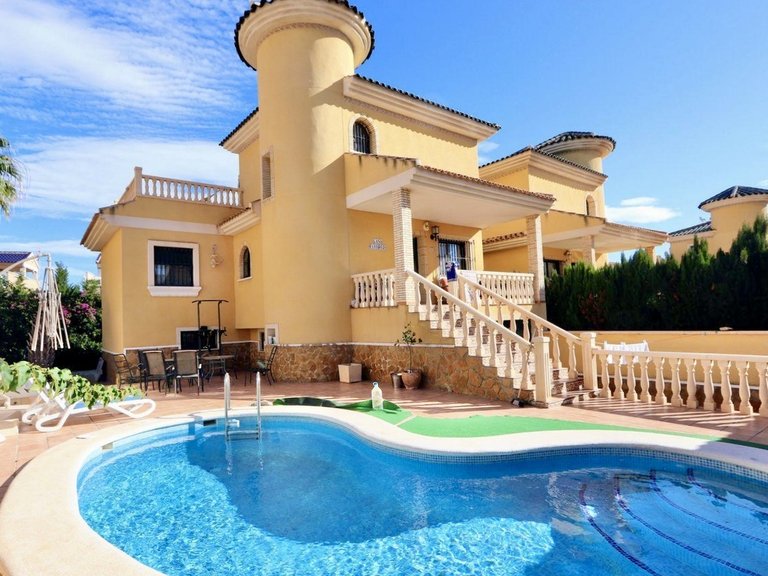 Town House for Sale in Costa Blanca Villamartin, Alicante 28