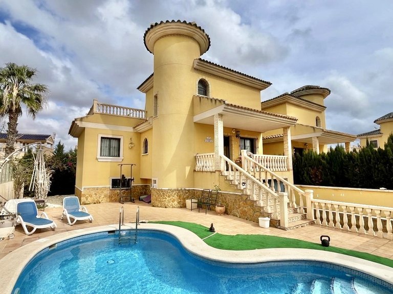 Town House for Sale in Costa Blanca Villamartin, Alicante 30