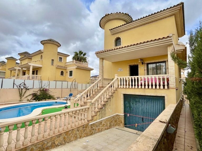Town House for Sale in Costa Blanca Villamartin, Alicante 32