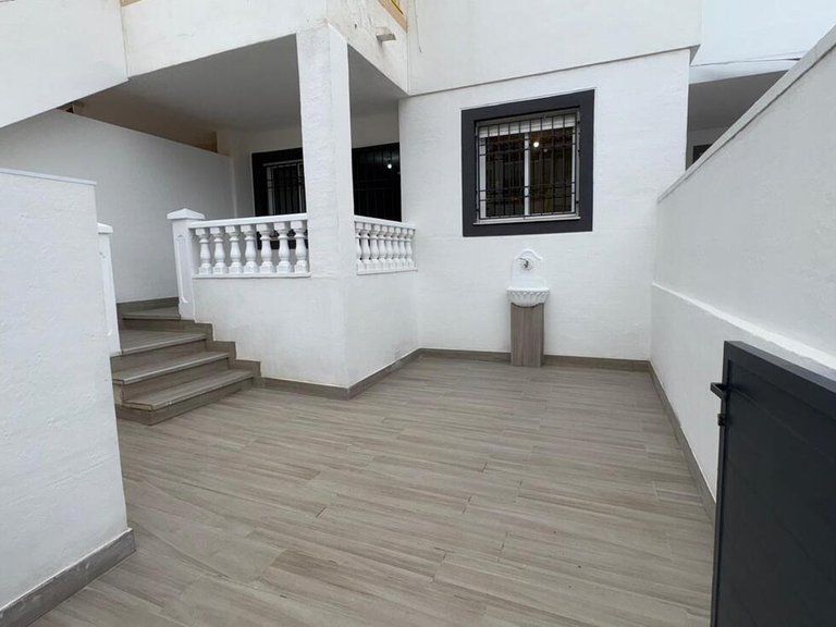 Villa for Sale in Torrevieja, Alicante 24