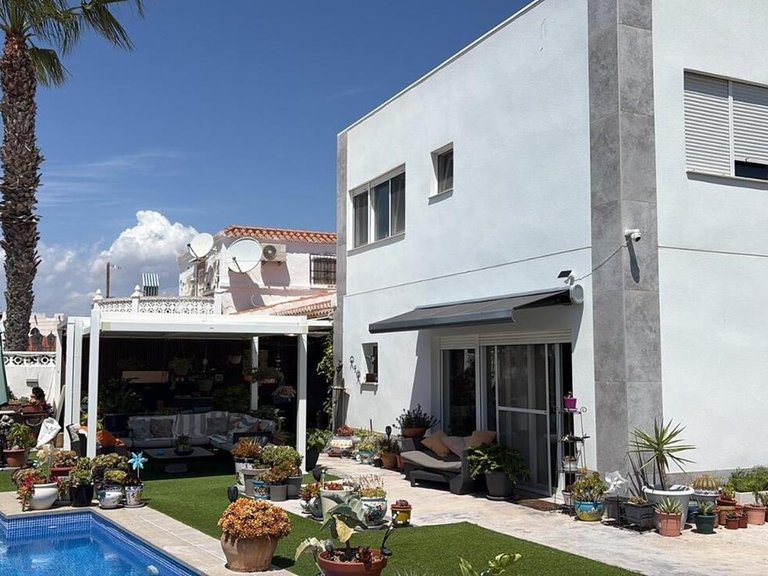 Villa for Sale in Costa Blanca Torrevieja, Alicante 11