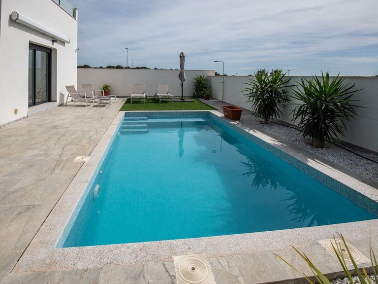 Villa for Sale in Inland Pinar De Campoverde, Alicante 2