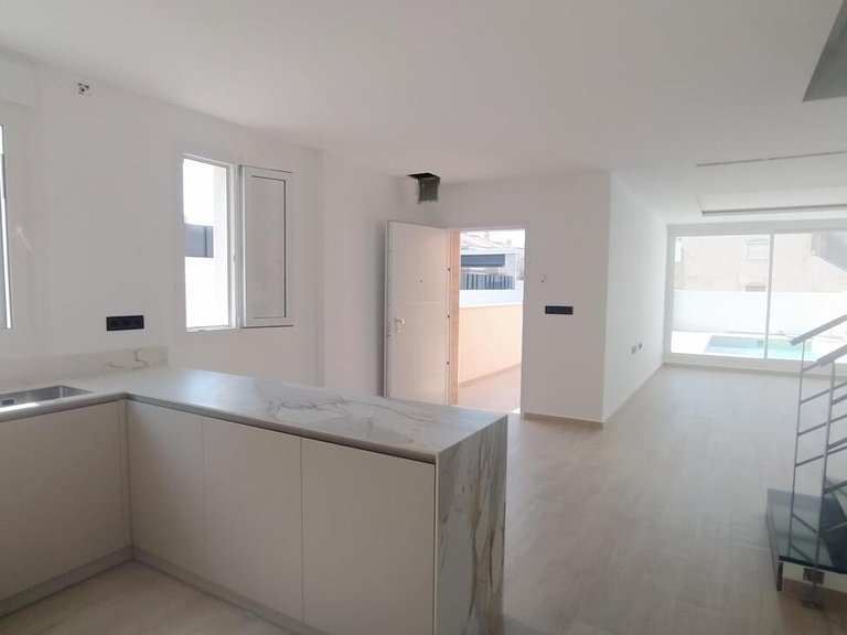 Penthouse for Sale in Costa Blanca Torrevieja, Alicante 19