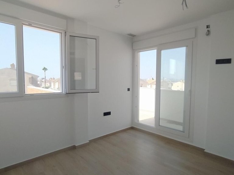 Penthouse for Sale in Costa Blanca Torrevieja, Alicante 50