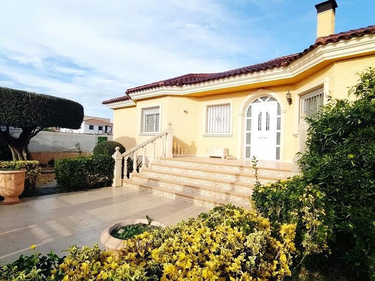Villa for Sale in Inland Orihuela, Alicante 3