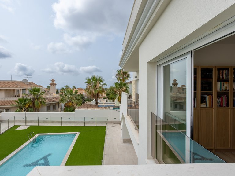 Apartment for Sale in Costa Blanca Villamartin, Alicante 32