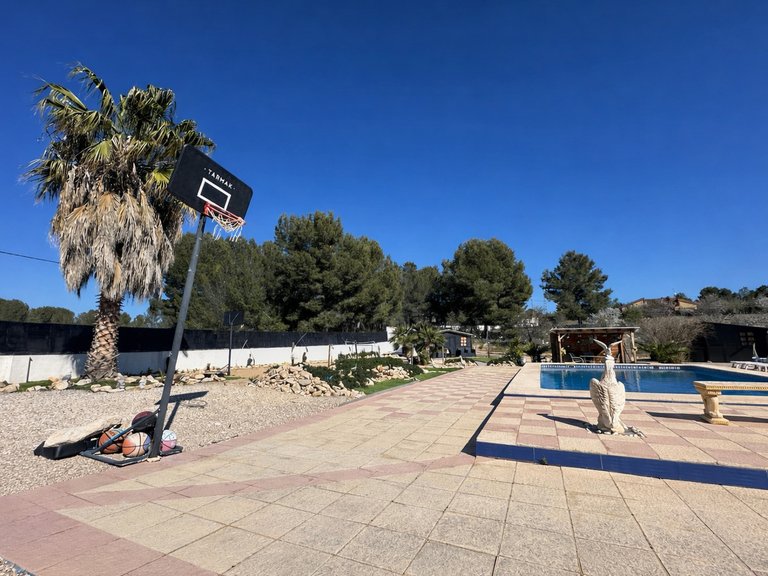 Villa for Sale in Inland Castalla, Alicante 7
