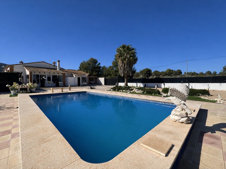 Villa for Sale in Inland Castalla, Alicante 13