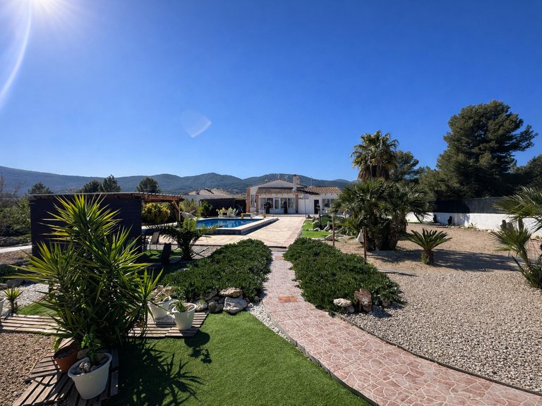 Villa for Sale in Inland Castalla, Alicante 5