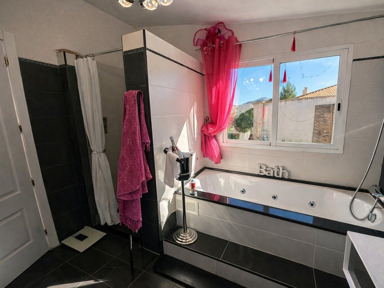 Villa for Sale in Inland Castalla, Alicante 28