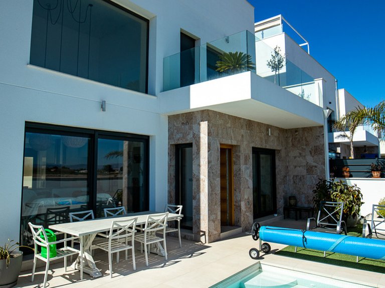 Villa for Sale in Costa Blanca Daya Vieja, Alicante 3