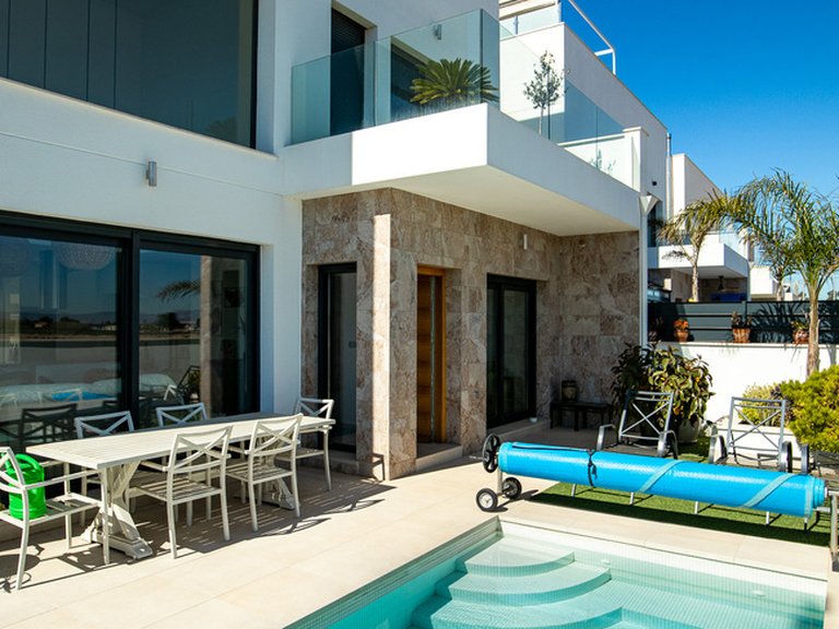 Villa for Sale in Costa Blanca Daya Vieja, Alicante 5