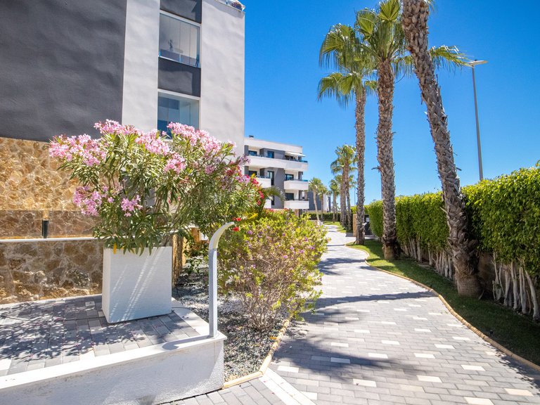 Apartment for Sale in Costa Blanca Los Altos, Alicante 32