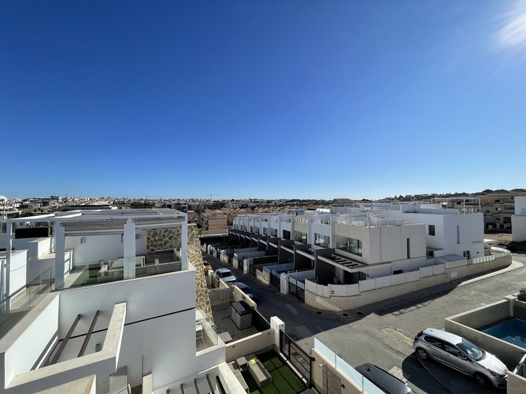 Town House for Sale in Costa Blanca Villamartin, Alicante 32