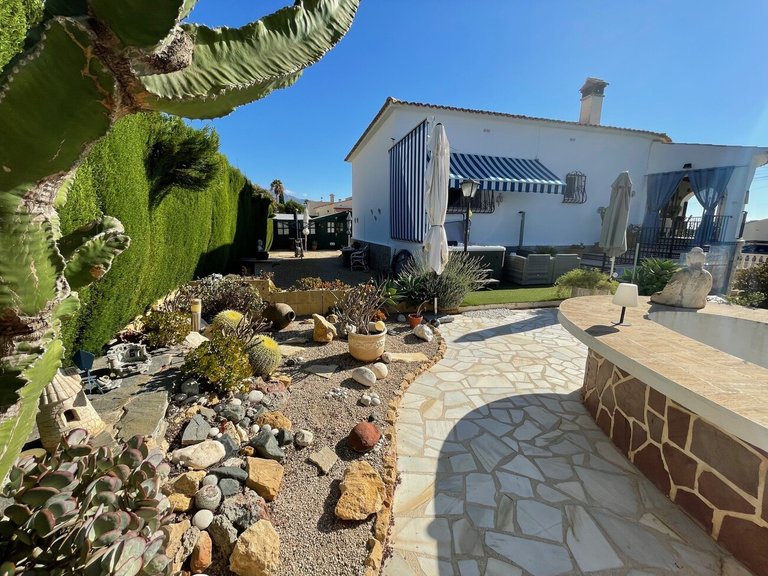Villa for Sale in Costa Blanca Alfas Del Pi, Alicante 9